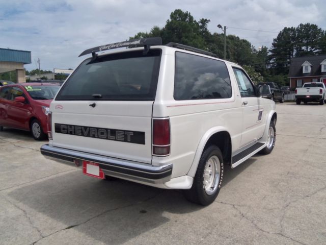 1989 White Chevrolet Blazer SUV