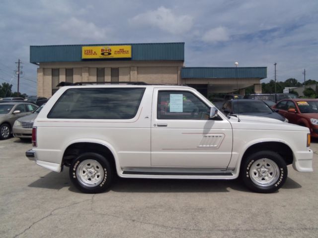 1989 White Chevrolet Blazer SUV