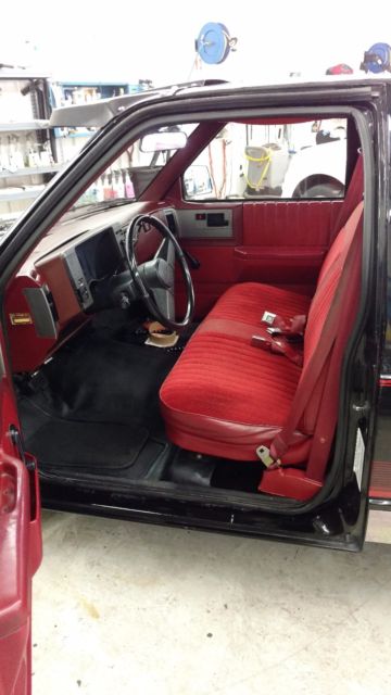 1989 Black Chevrolet S-10 Standard Cab Pickup
