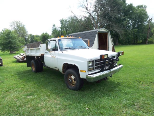 1989 White Chevrolet Other Pickups Dump Truck