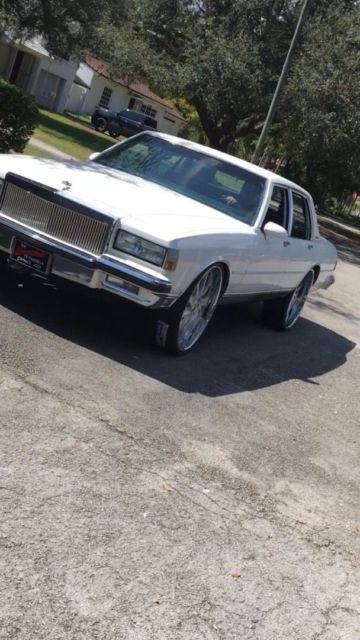 1989 White Chevrolet Capriceold Sedan