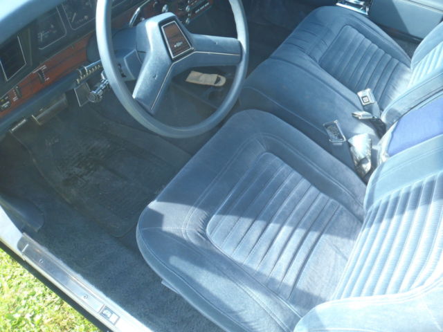 1989 White Chevrolet Capriceold Sedan