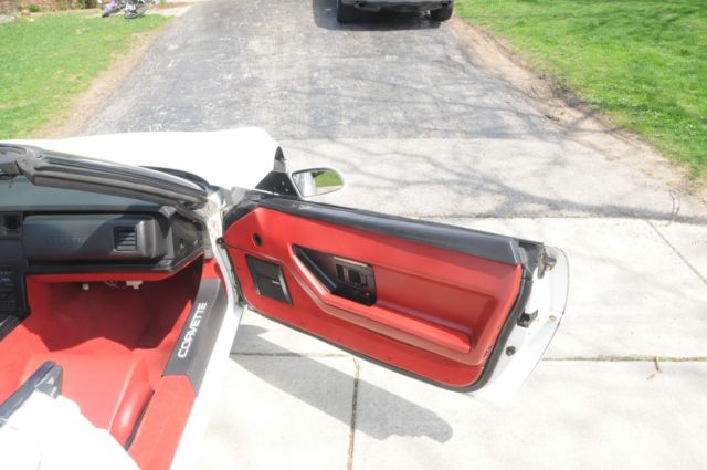 1989 White Chevrolet Corvette Convertible