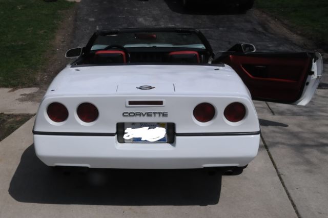 1989 White Chevrolet Corvette Convertible