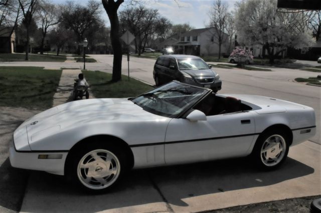 1989 White Chevrolet Corvette Convertible