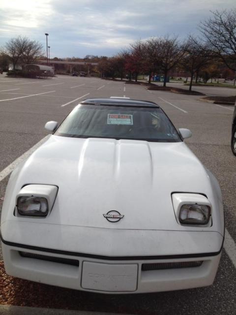 1989 White Chevrolet Corvette Coupe