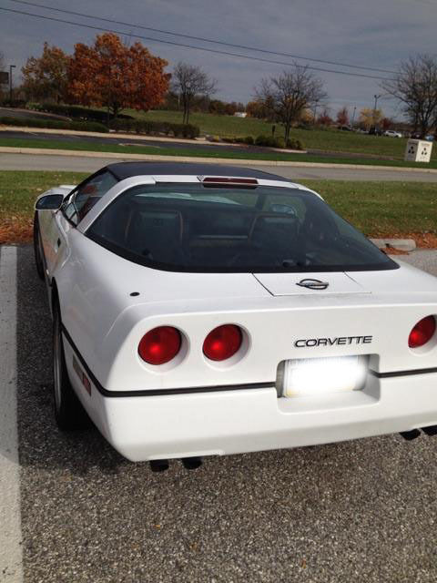 1989 White Chevrolet Corvette Coupe
