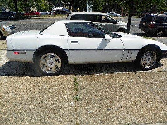 1989 White Chevrolet Corvette Convertible