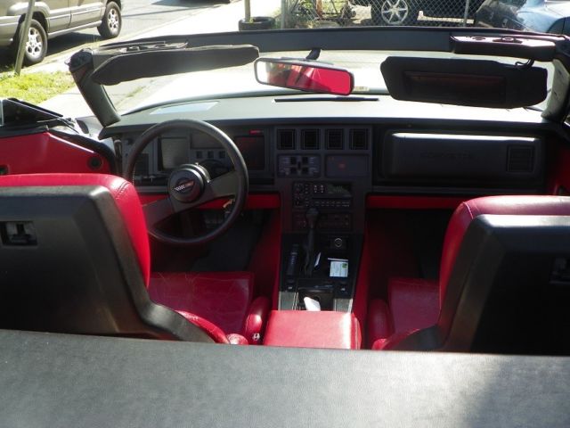 1989 White Chevrolet Corvette Convertible