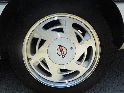 1989 White Chevrolet Corvette Convertible