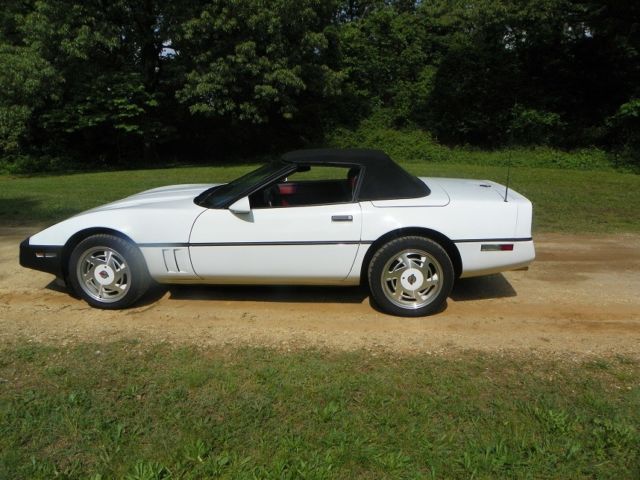 1989 White Chevrolet Corvette Convertible
