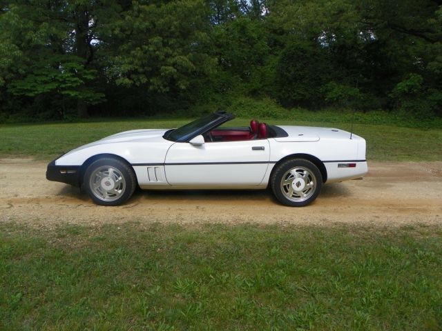 1989 White Chevrolet Corvette Convertible