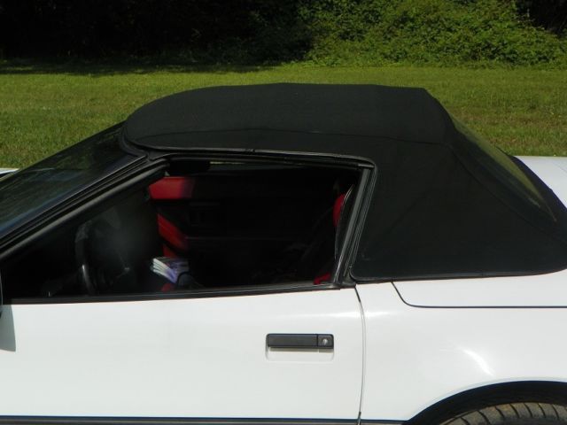 1989 White Chevrolet Corvette Convertible