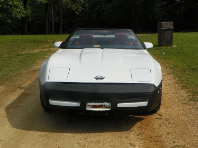 1989 White Chevrolet Corvette Convertible