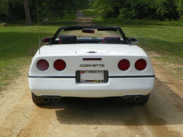 1989 White Chevrolet Corvette Convertible