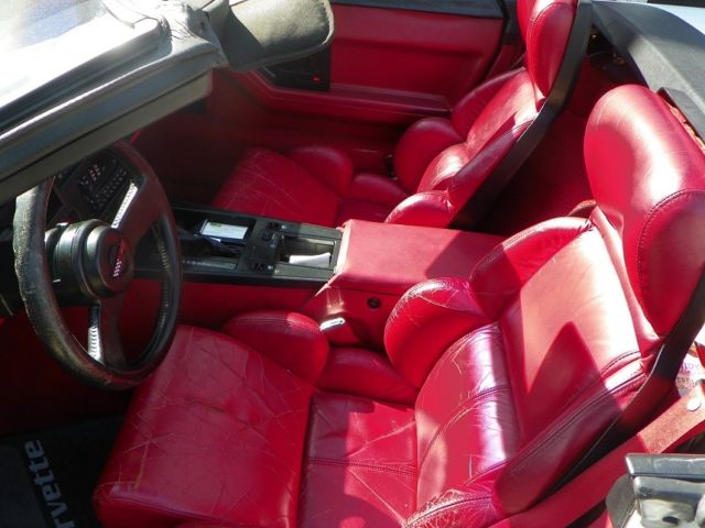 1989 White Chevrolet Corvette Convertible