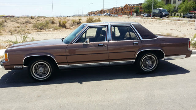 1989 Brown Ford Crown Victoria Sedan