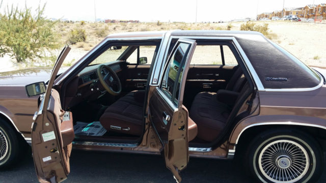 1989 Brown Ford Crown Victoria Sedan