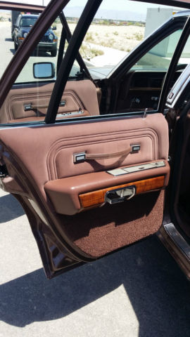 1989 Brown Ford Crown Victoria Sedan