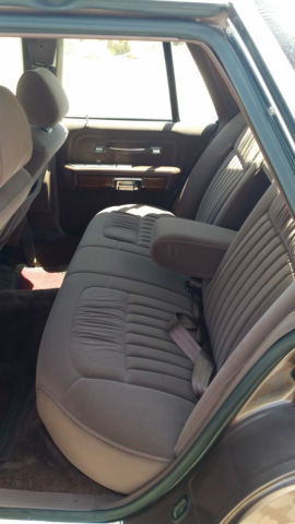 1989 Brown Ford Crown Victoria Sedan