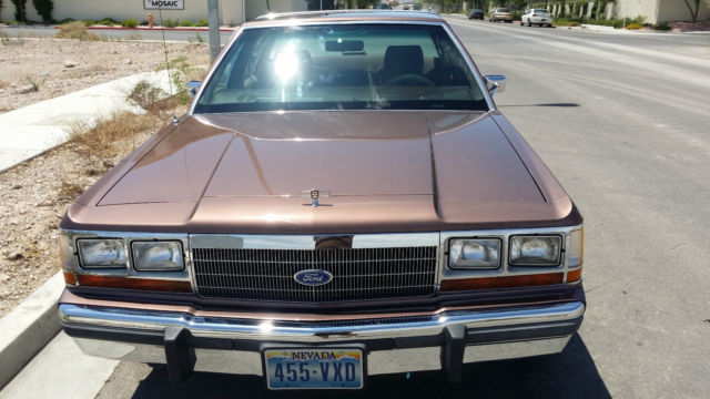 1989 Brown Ford Crown Victoria Sedan