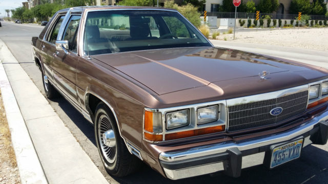 1989 Brown Ford Crown Victoria Sedan