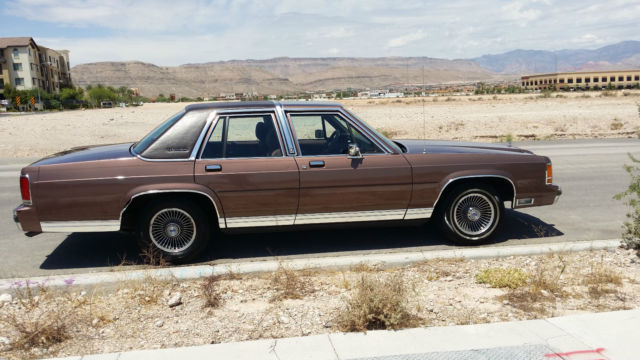 1989 Brown Ford Crown Victoria Sedan