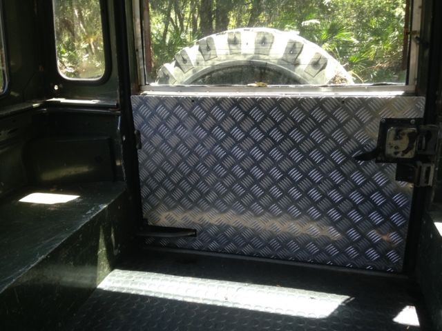 1989 Green Land Rover Defender