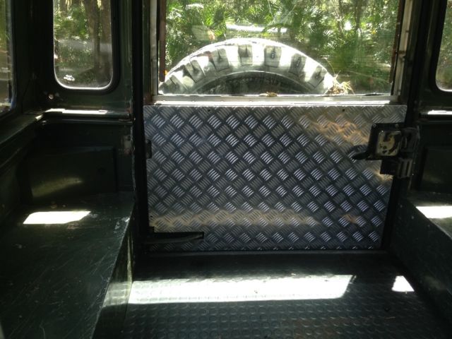 1989 Green Land Rover Defender