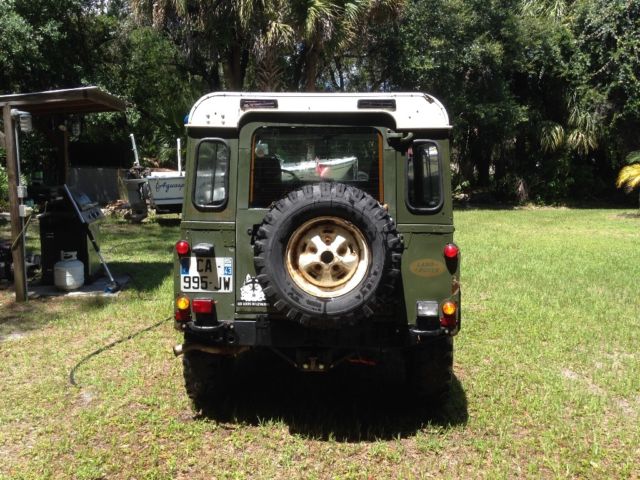 1989 Green Land Rover Defender
