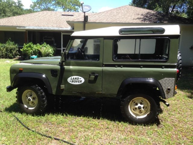 1989 Green Land Rover Defender