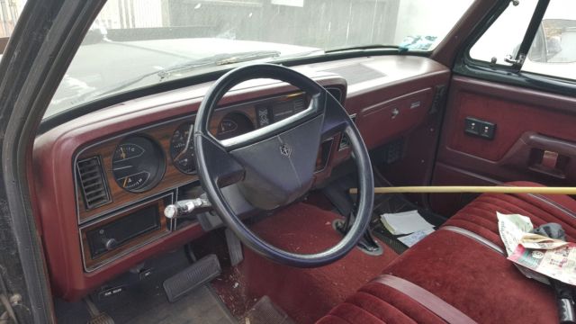 1989 Gray/black Dodge Ramcharger Coupe