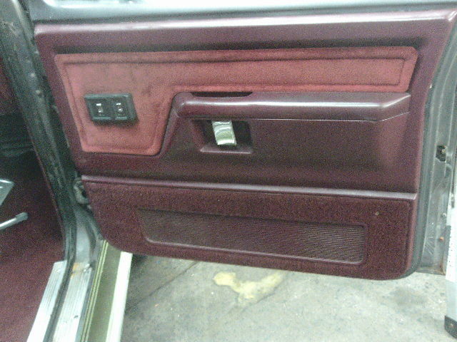 1989 Silver Dodge Ramcharger SUV