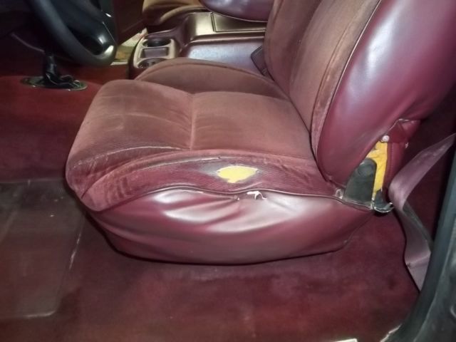 1989 Silver Dodge Ramcharger SUV