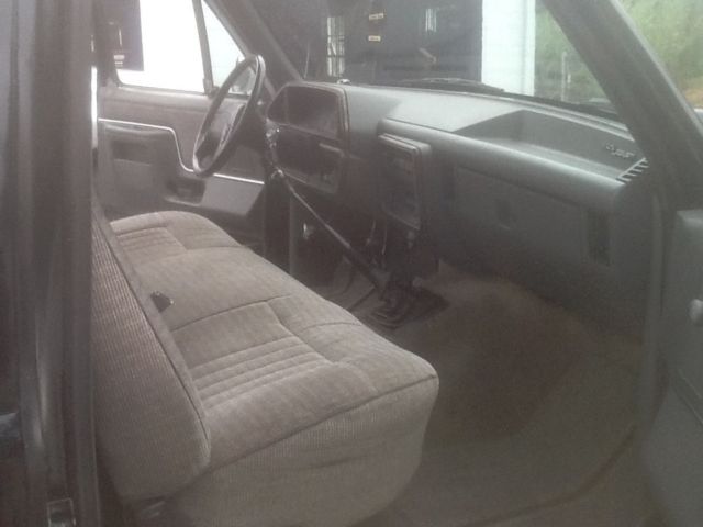 1989 Black Ford F-250