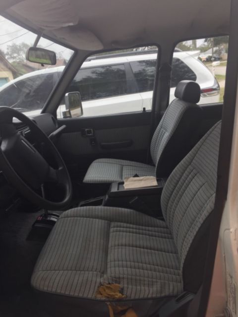 1989 White Toyota Land Cruiser SUV