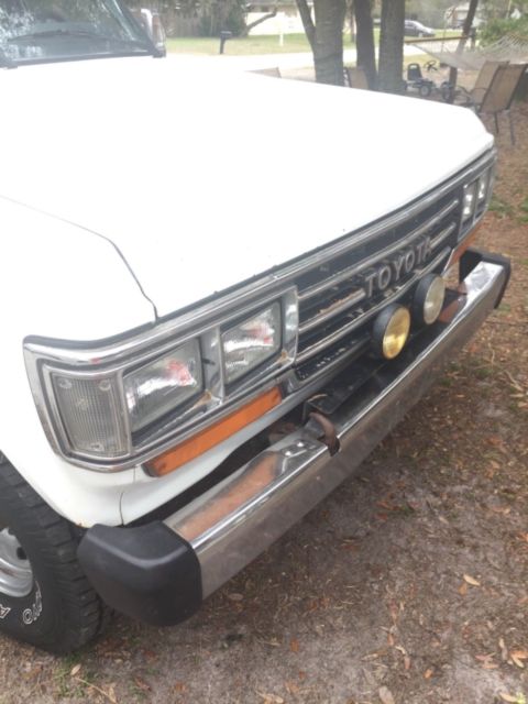 1989 White Toyota Land Cruiser SUV