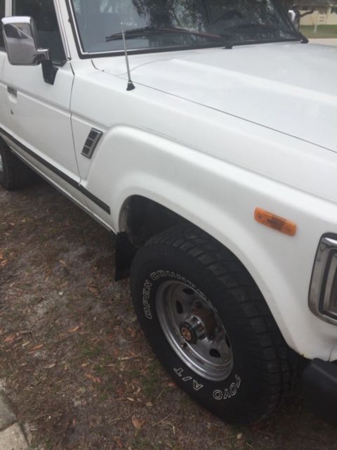 1989 White Toyota Land Cruiser SUV