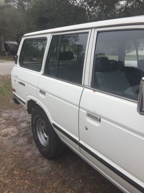 1989 White Toyota Land Cruiser SUV