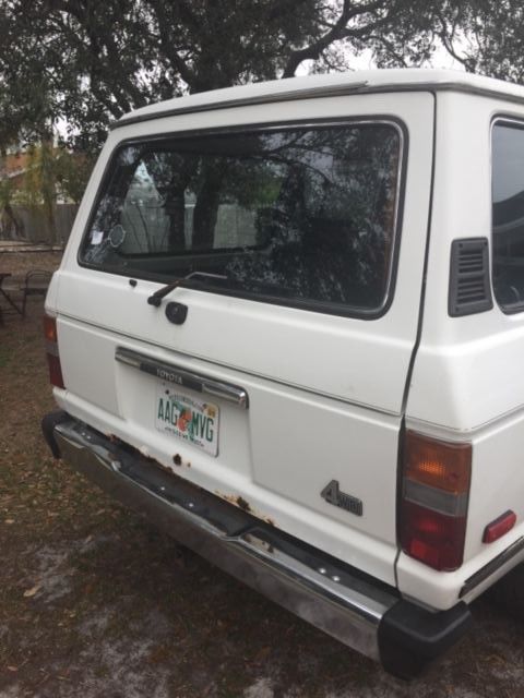 1989 White Toyota Land Cruiser SUV