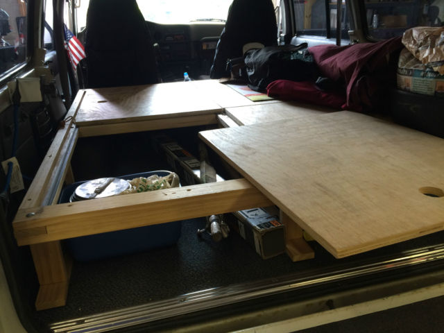 1989 white Toyota Land Cruiser suv