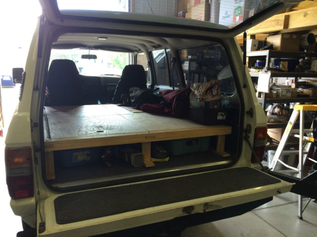 1989 white Toyota Land Cruiser suv