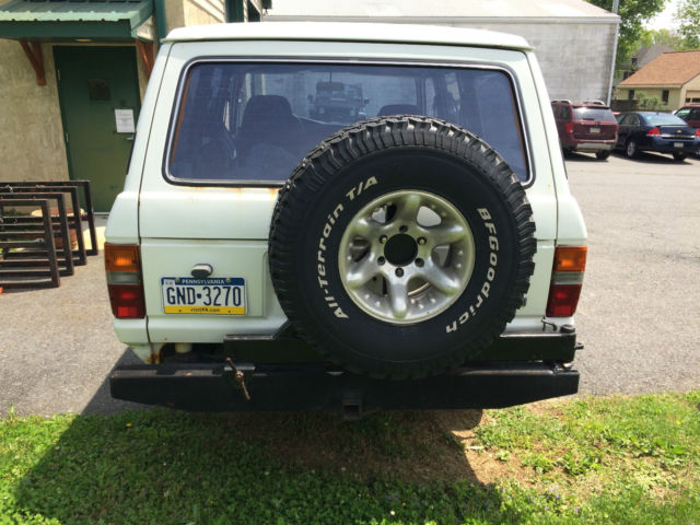 1989 white Toyota Land Cruiser suv