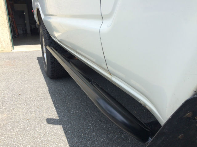 1989 white Toyota Land Cruiser suv