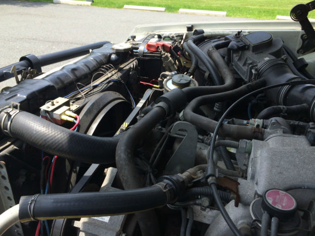 1989 white Toyota Land Cruiser suv