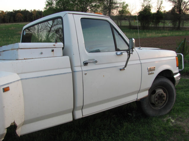 1989 White Ford F-350 Cab & Chassis