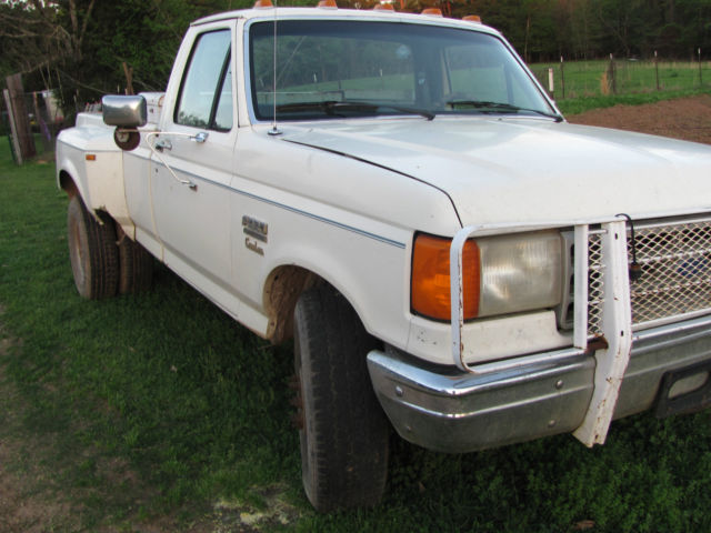 1989 White Ford F-350 Cab & Chassis