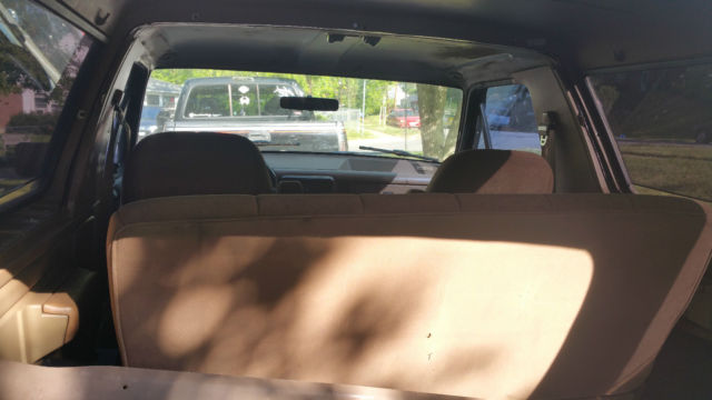 19890000 black Ford Bronco SUV