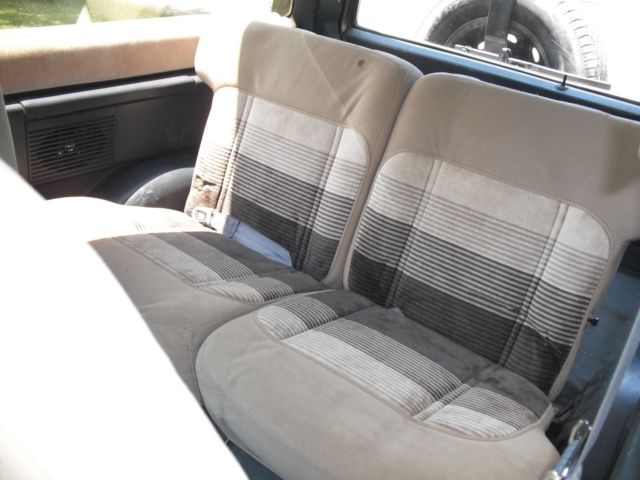 1989 Tan Ford Bronco II SUV