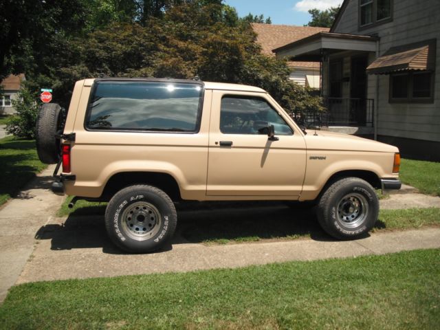 1989 Tan Ford Bronco II SUV